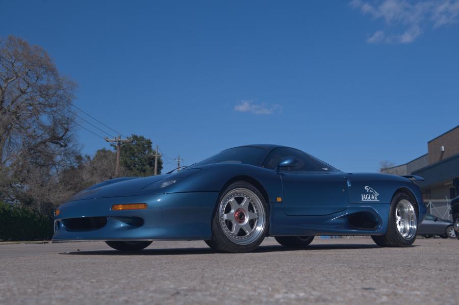  Jaguar XJR15 1993 года  (фото 23 из 23)